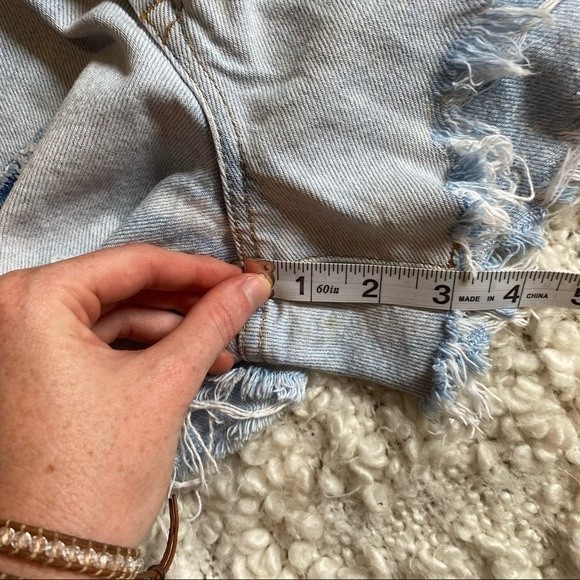 Blank NYC | The Barrow Vintage High Rise Shorts | 3” Inseam - Picture 10 of 12